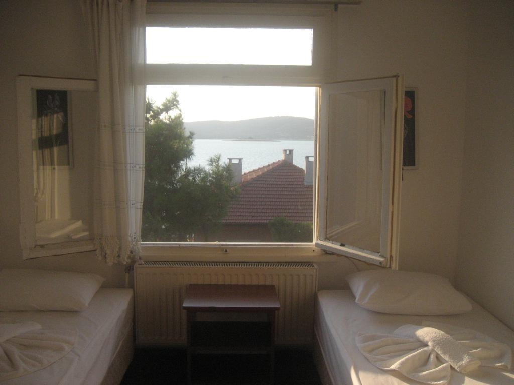 Hotel Mavi Pension Ayvalı Exterior foto